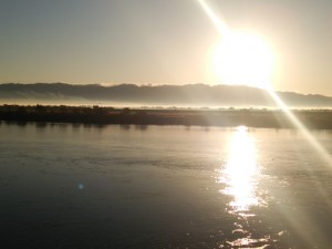 阿賀野川の朝日