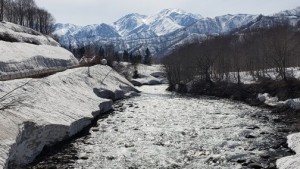 残雪の銀山平